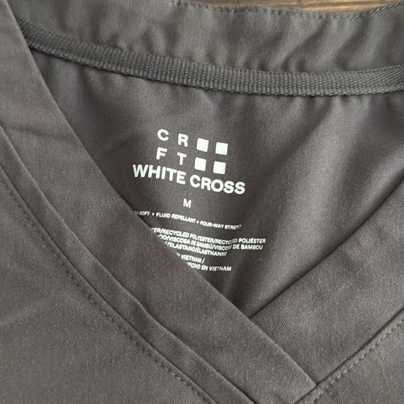 White Cross grey scrub set Size M - Picture 4 of 6